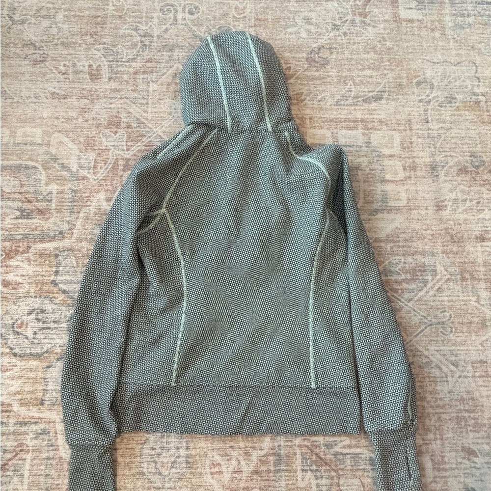 LULULEMON  athletica women’s  Hooded Zip Jacket in Black with Light Green Trim - Picture 5 of 6